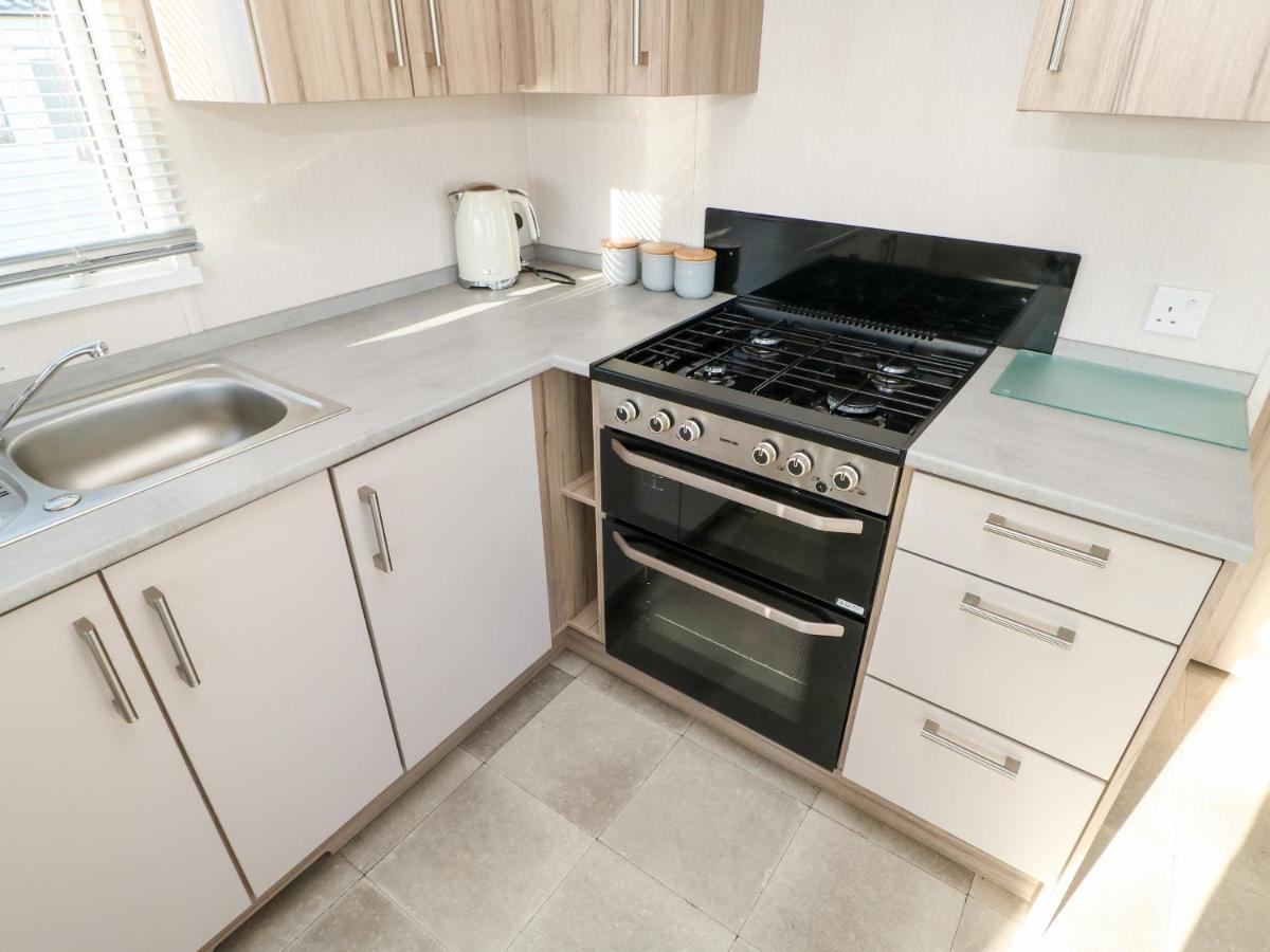 17 Summer Meadows Ashington  Exterior photo